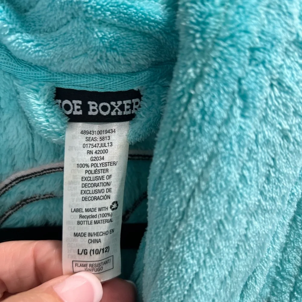 EUC~ Joe Boxer children’s robe, size 10/12.